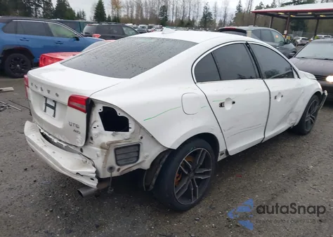 2012 Volvo S60 T6 z USA, uszkodzony, nr VIN YV1902FH3C2036624